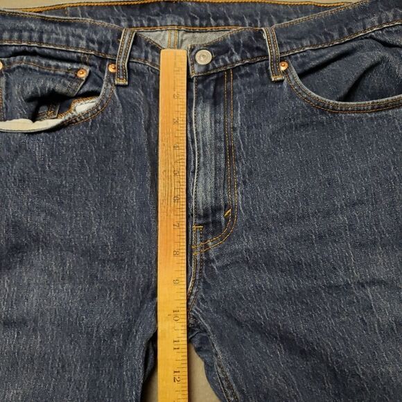 Levi 502 Jeans - Size 36 Medium wash - Picture 14 of 15